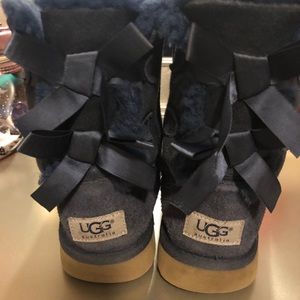 Girl’s UGG size 3